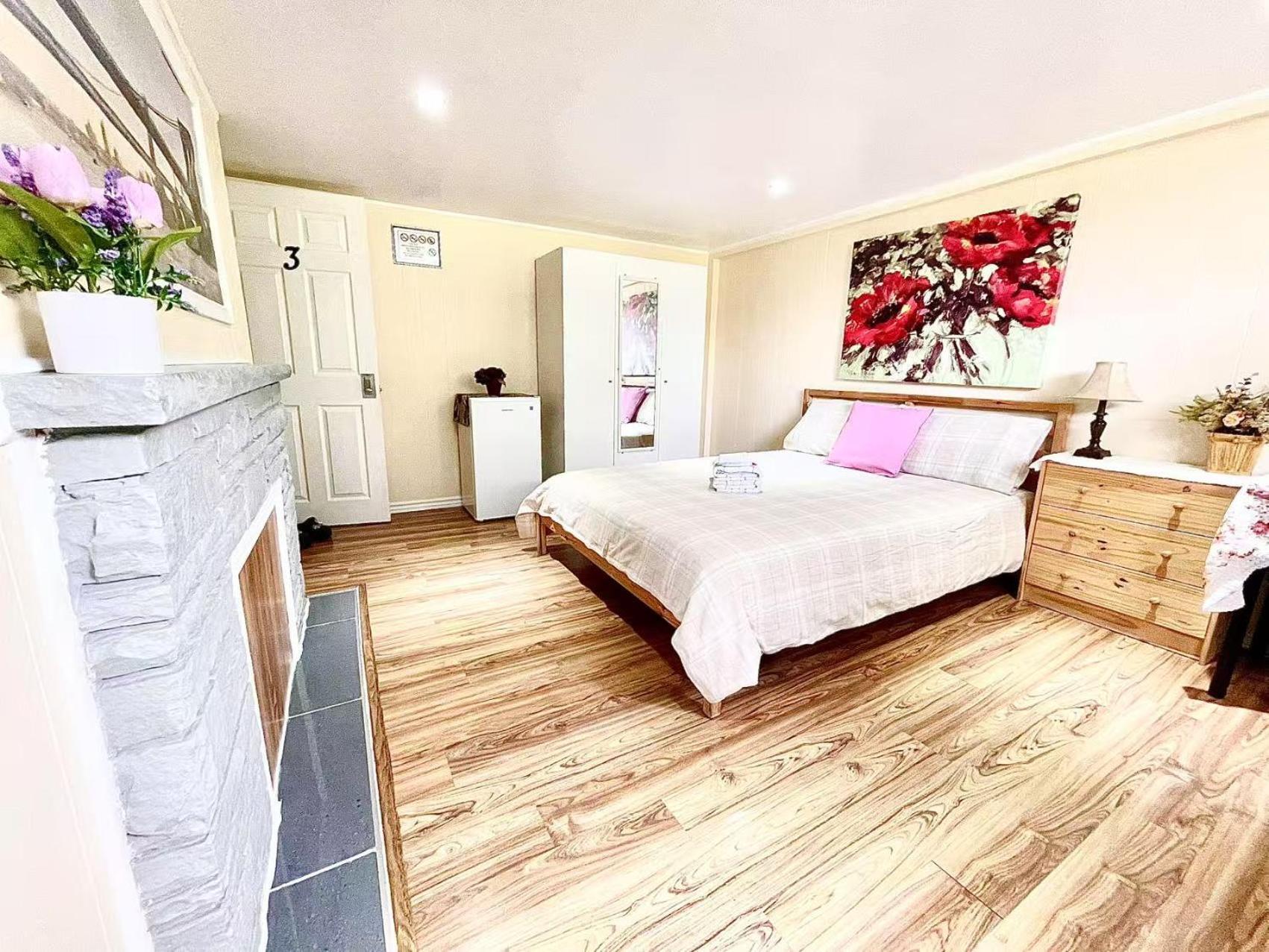 Bright&modern Space Perfect For Couple And Family Step To Public Transit In * Toronto
