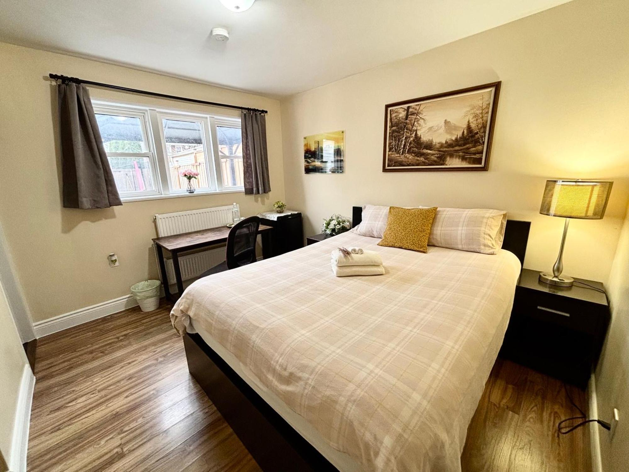 Bright&modern Space Perfect For Couple And Family Step To Public Transit In * Toronto