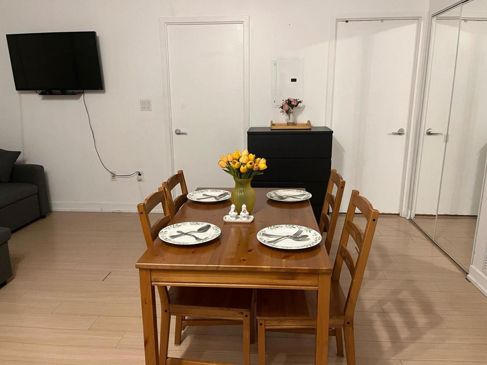 Downtown 1br With Views Sleeps 4 Apartment
