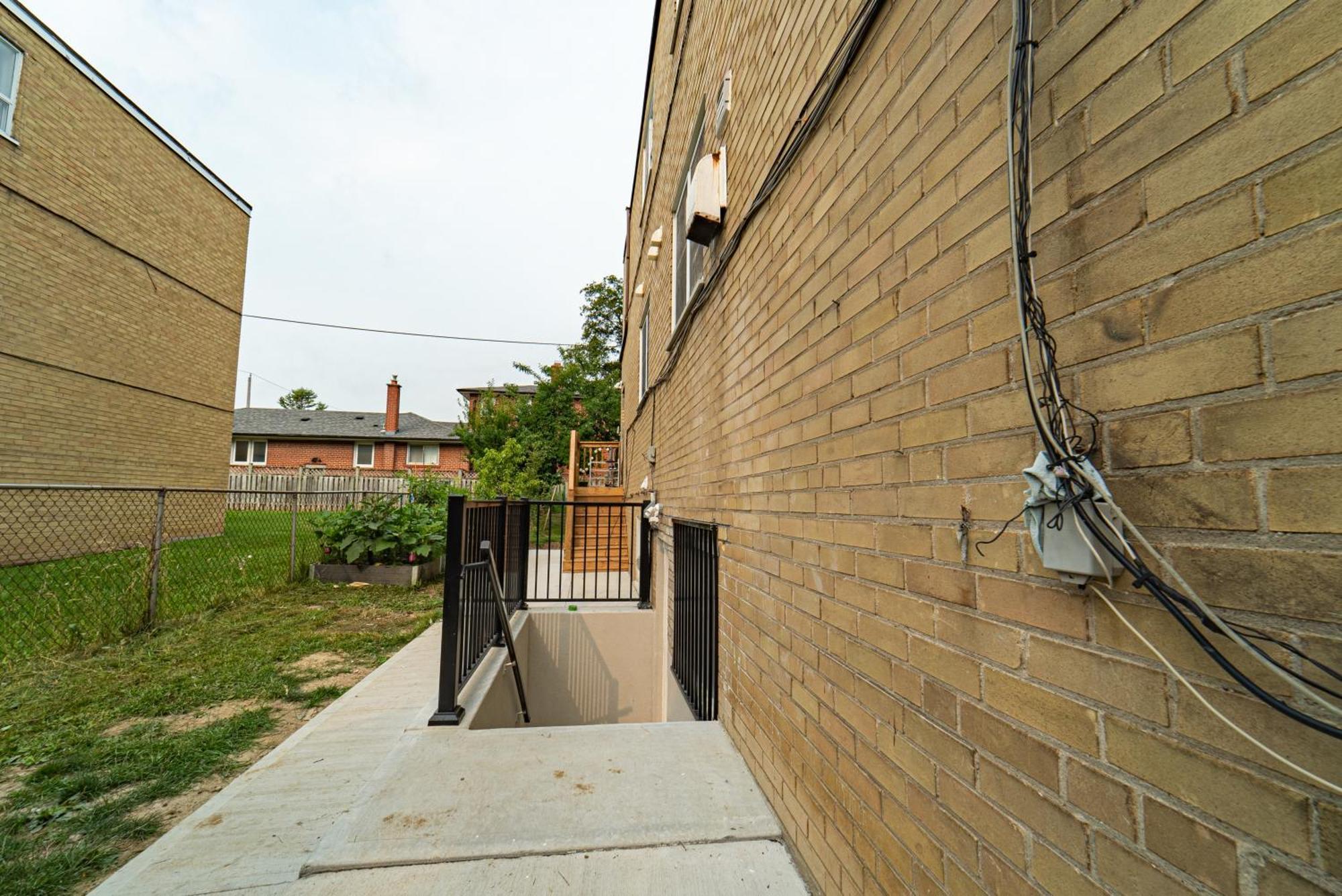 Garden View, Quiet & Comfortable Double Private Room, Workspace, Free Parking