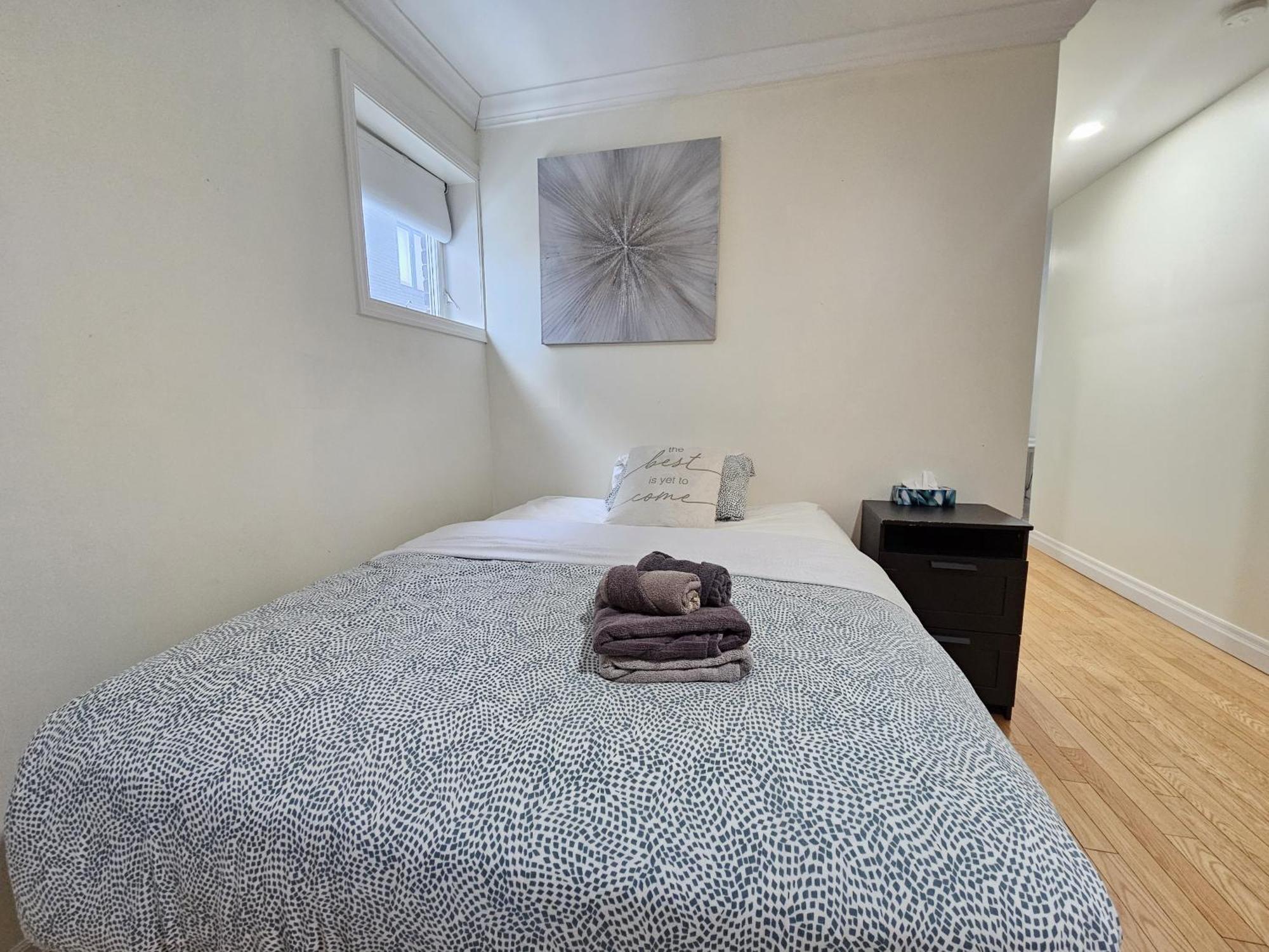 Apartment Downtown - Trinity Bellwood Park Toronto