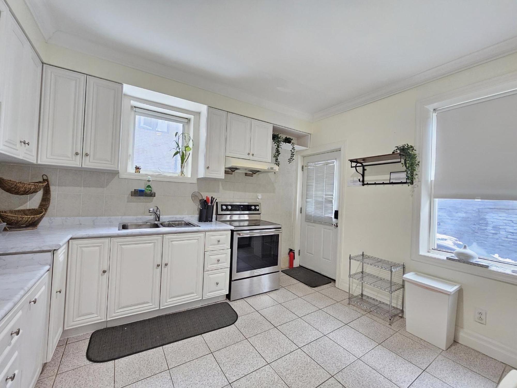 Downtown - Trinity Bellwood Park Apartment *