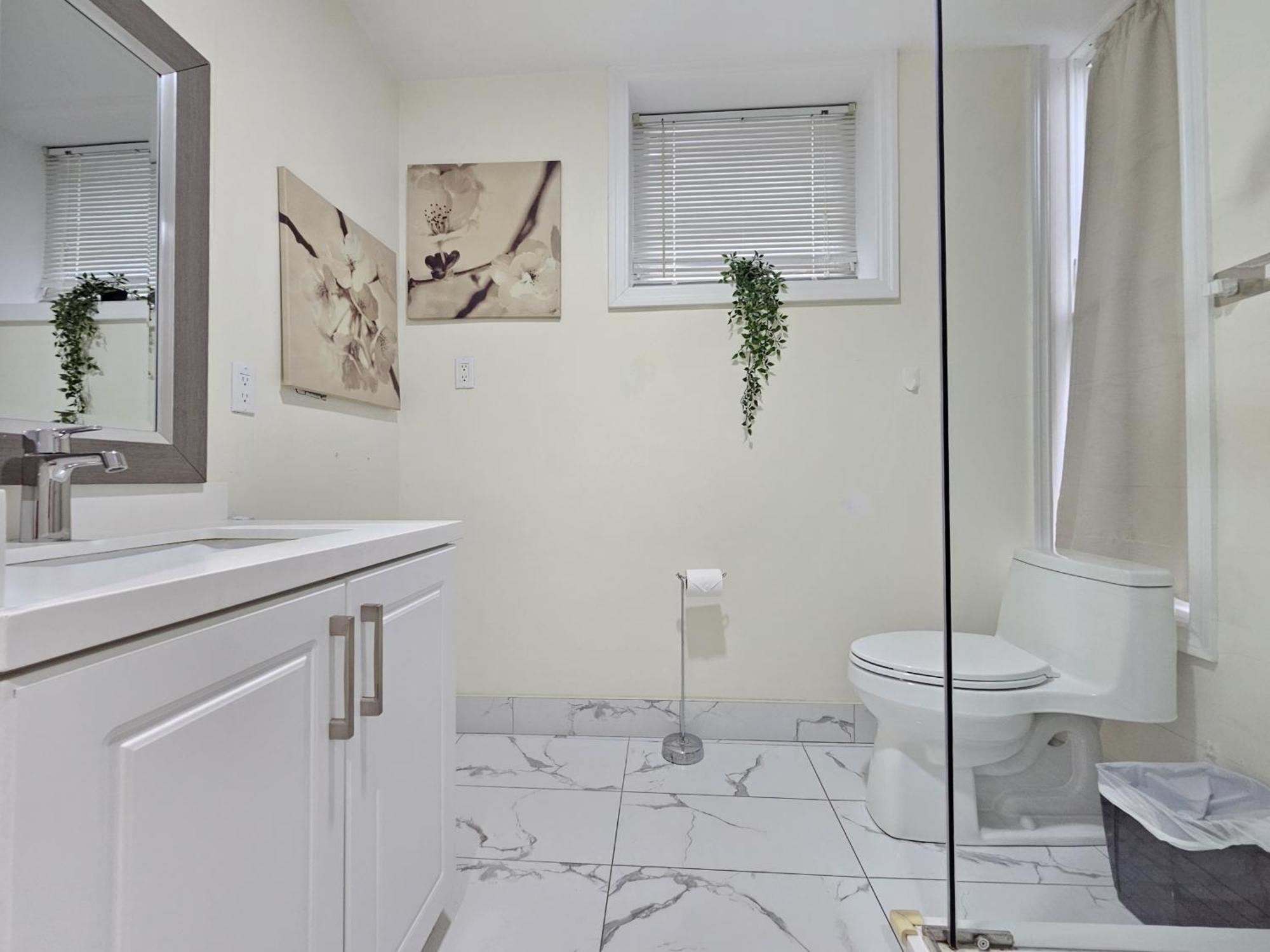 Apartment Downtown - Trinity Bellwood Park Toronto