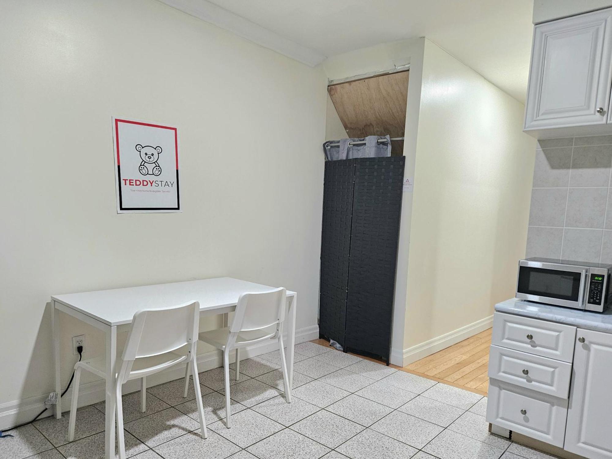 Apartment Downtown - Trinity Bellwood Park Toronto
