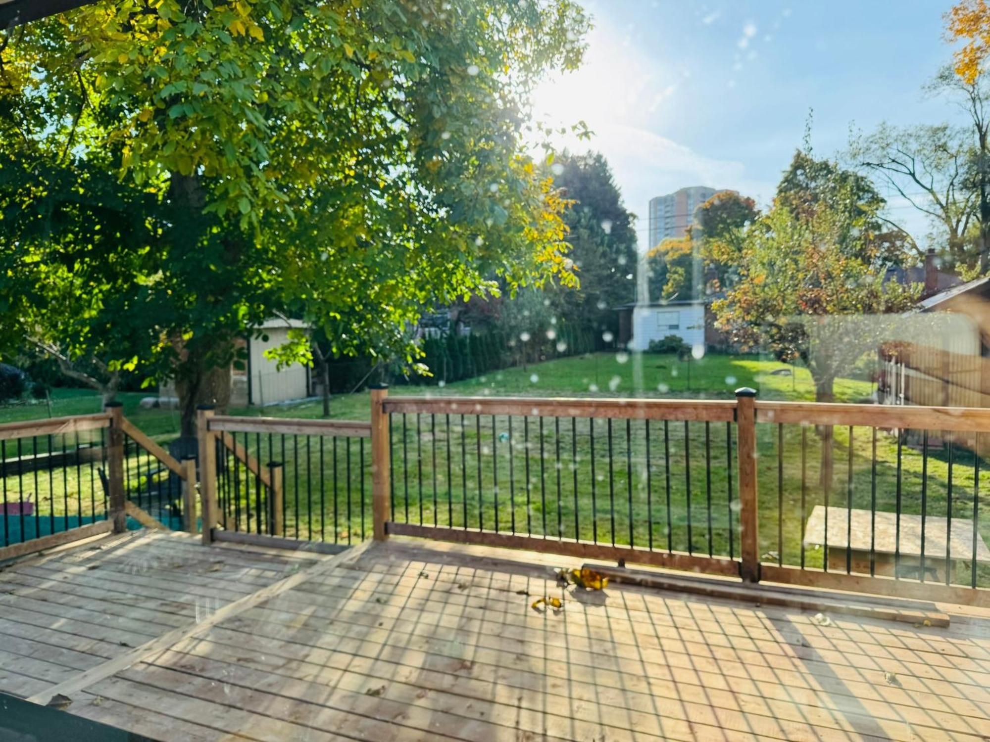 Apartment Spacious Room1, Airport, Free Parking, Sep Entrance, New Renovation, Shared Bathroom