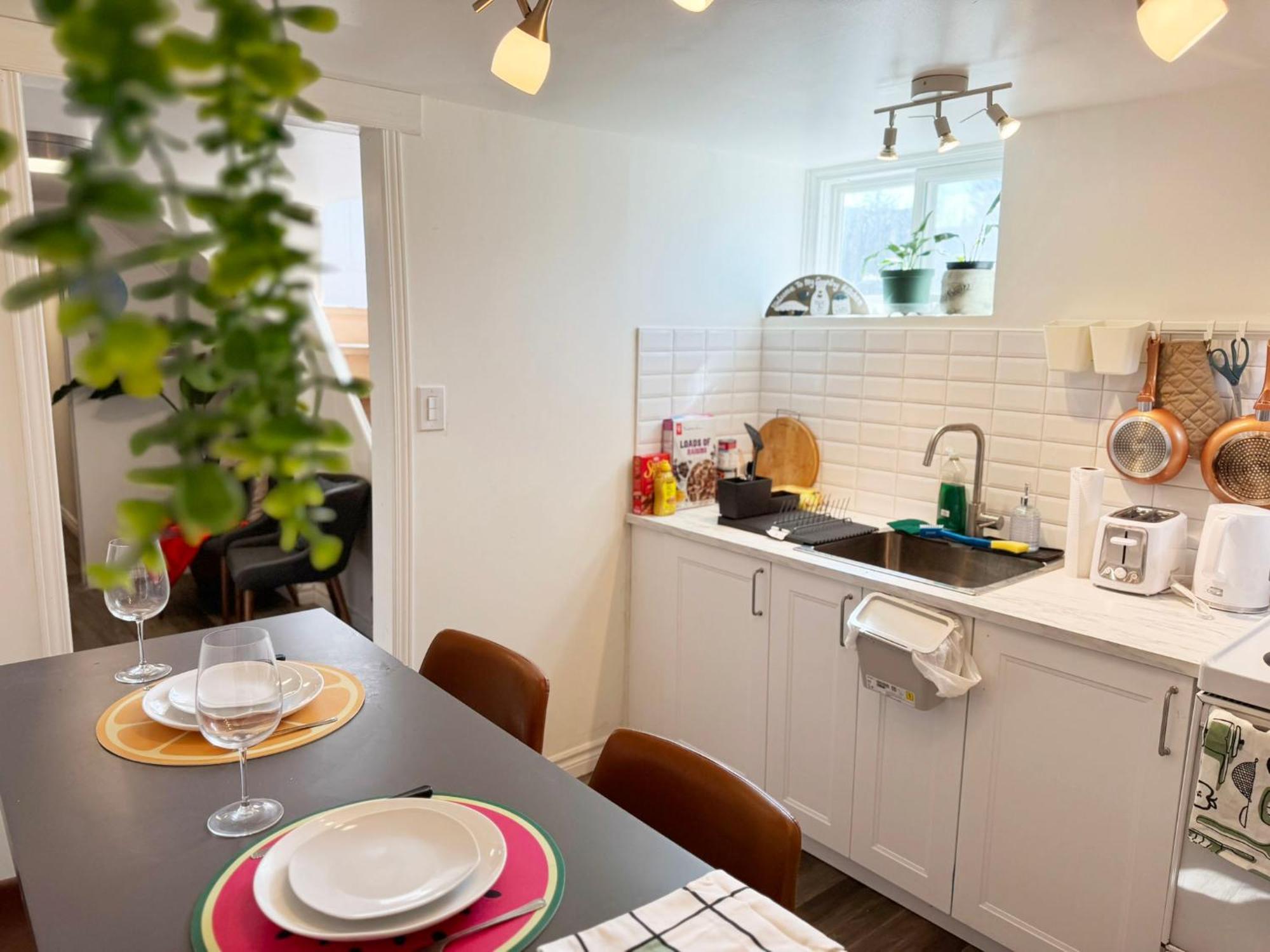 Homestay Sunrise - Free Parking Toronto