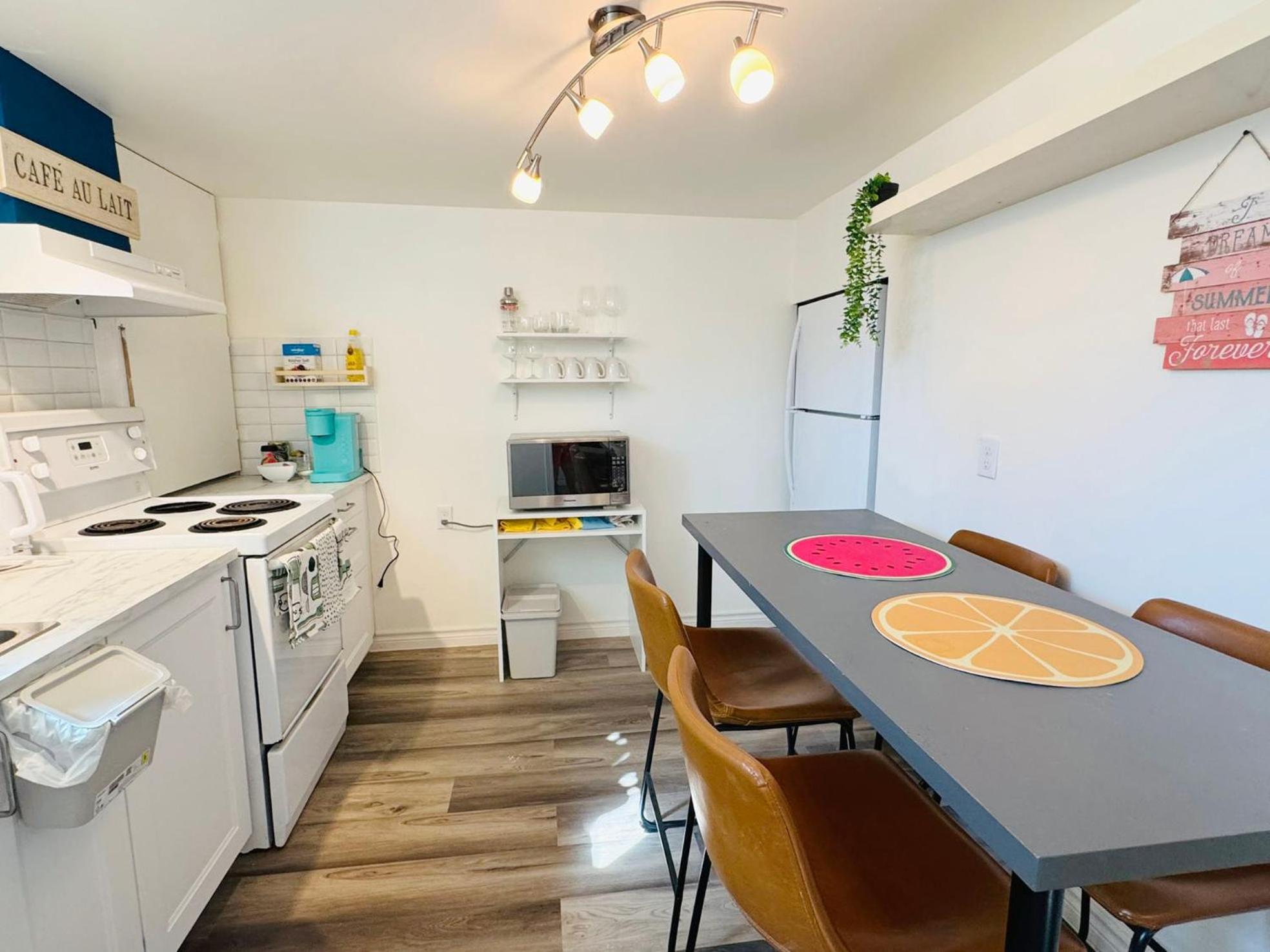 Homestay Sunrise - Free Parking Toronto