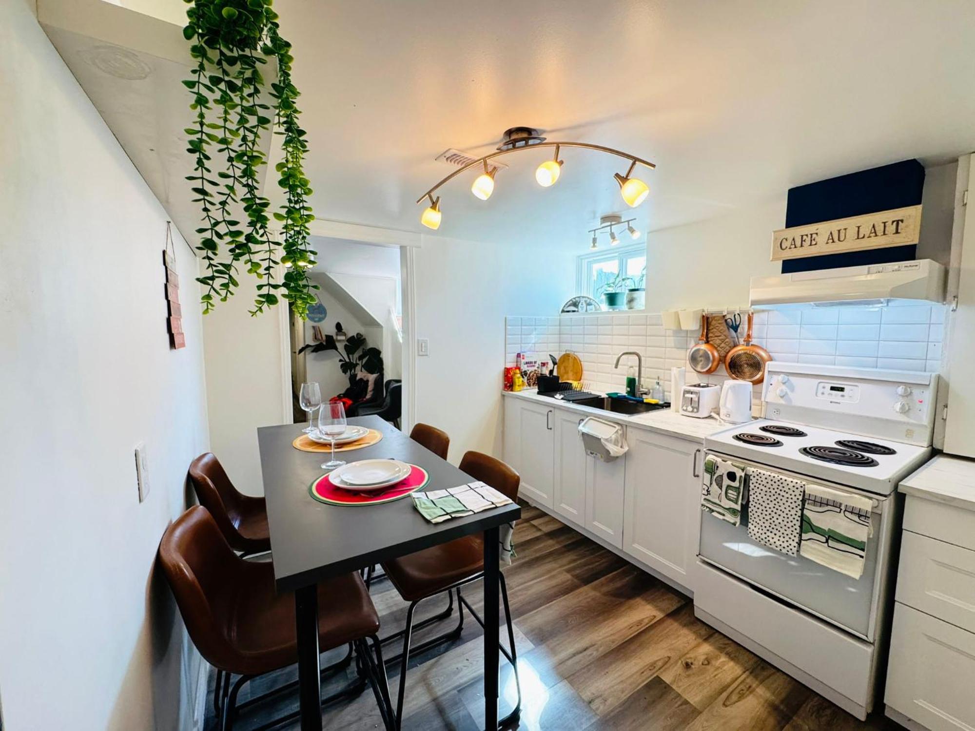 Homestay Sunrise - Free Parking Toronto