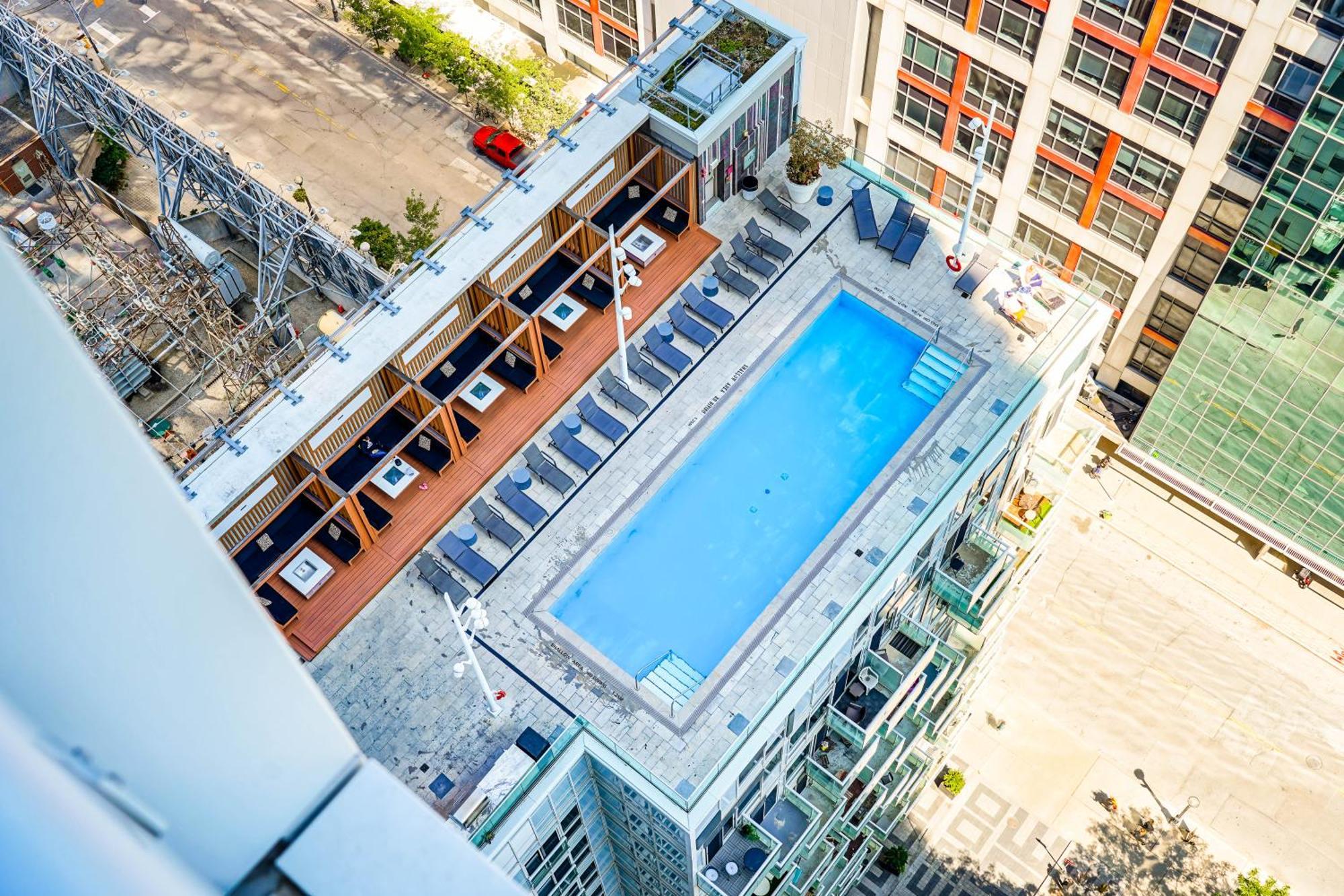 Chol Furnished Heart Of Downtown Toronto, 2 Beds, Free Parking, Cn Tower View * Toronto