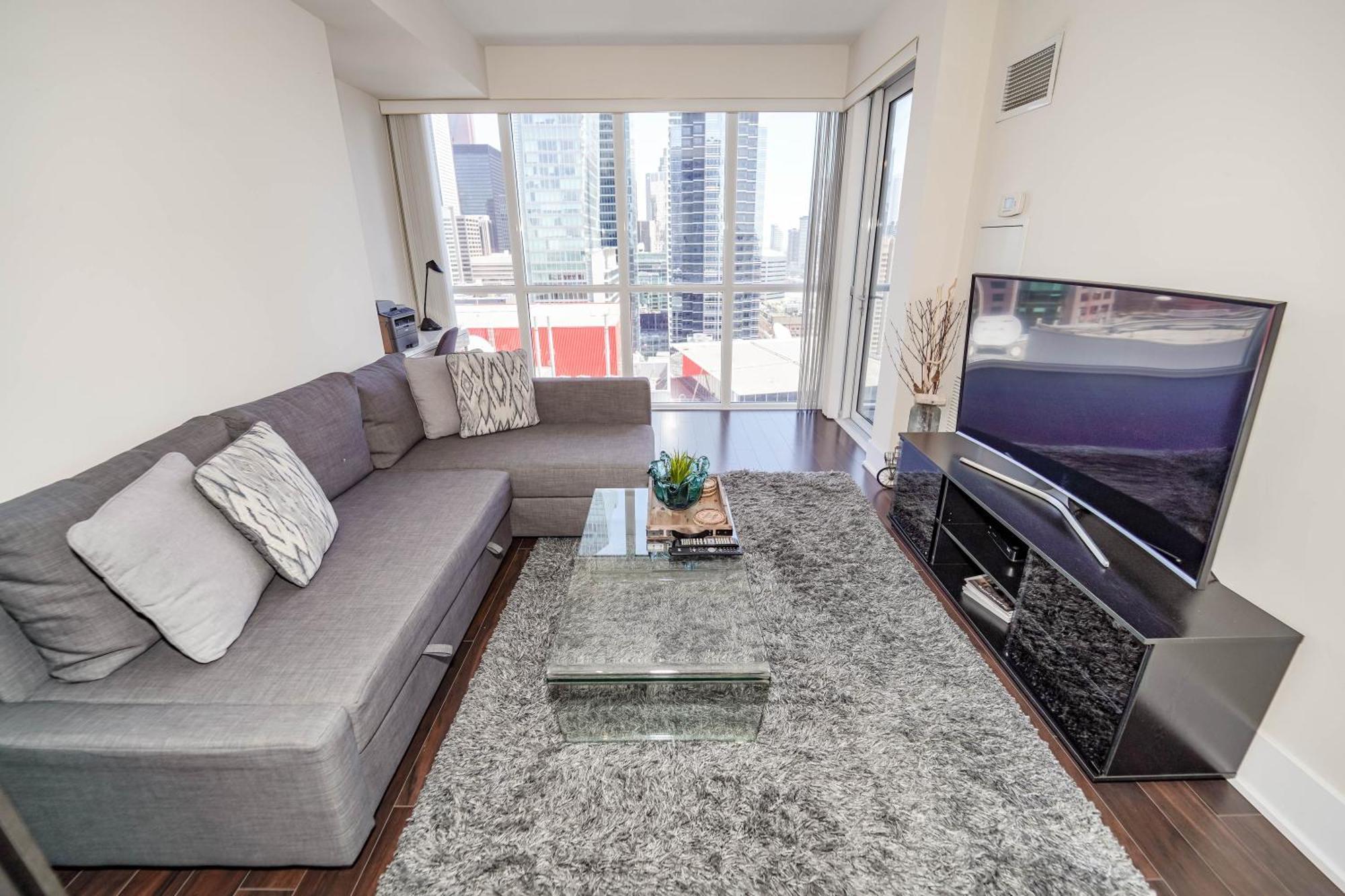 Chol Furnished Heart Of Downtown Toronto, 2 Beds, Free Parking, Cn Tower View * Toronto