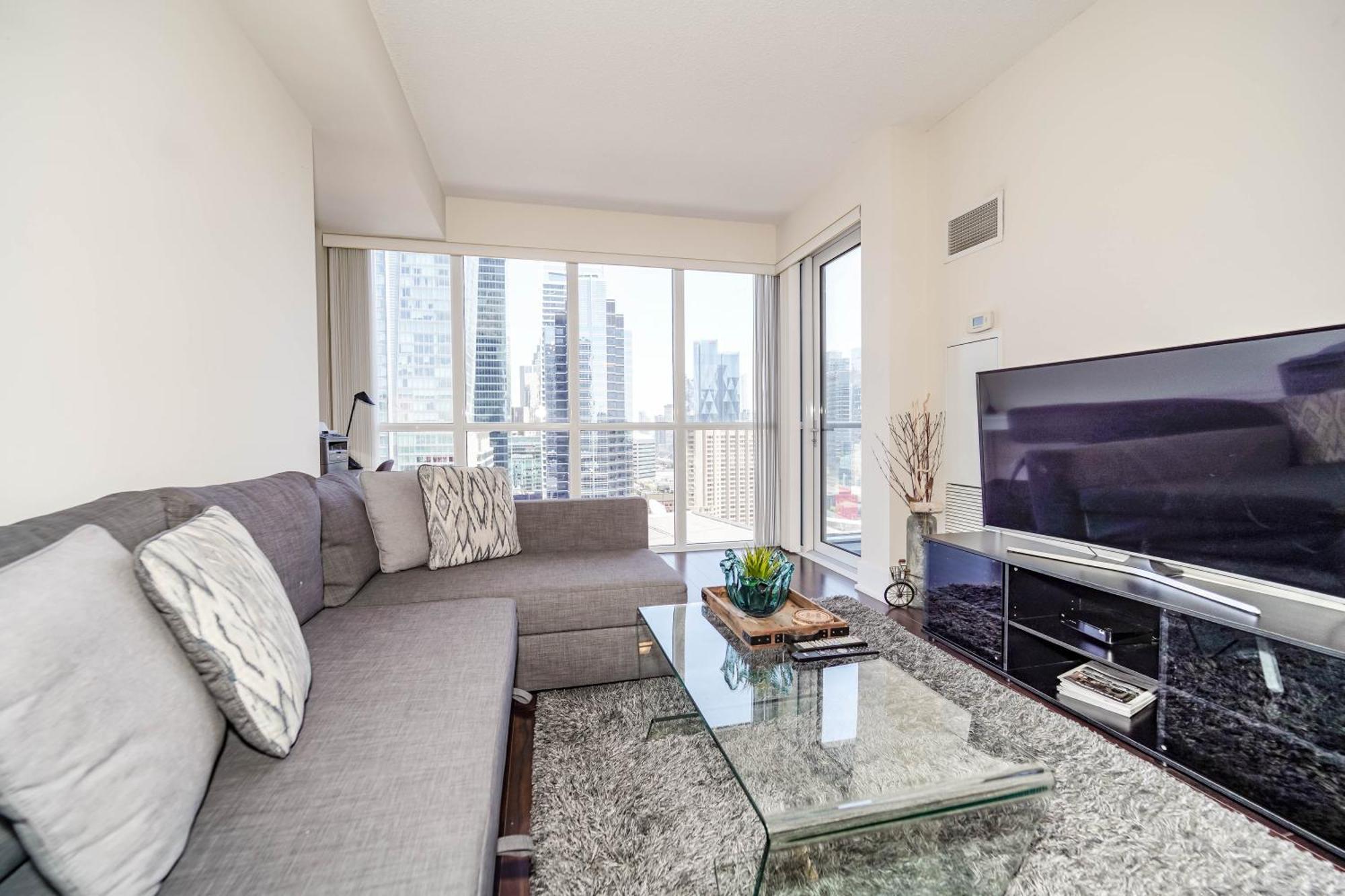 Apartment Chol Furnished Heart Of Downtown Toronto, 2 Beds, Free Parking, Cn Tower View *