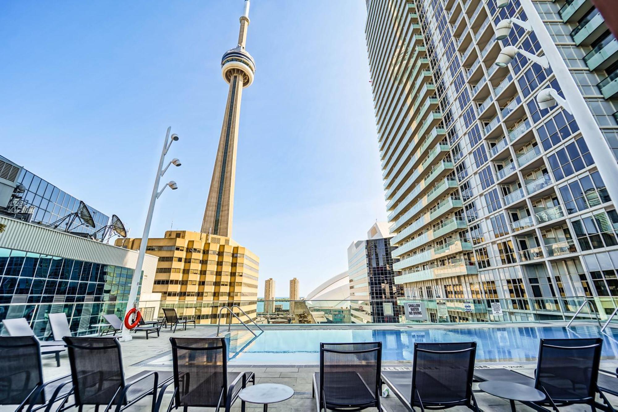 Chol Furnished Heart Of Downtown Toronto, 2 Beds, Free Parking, Cn Tower View *