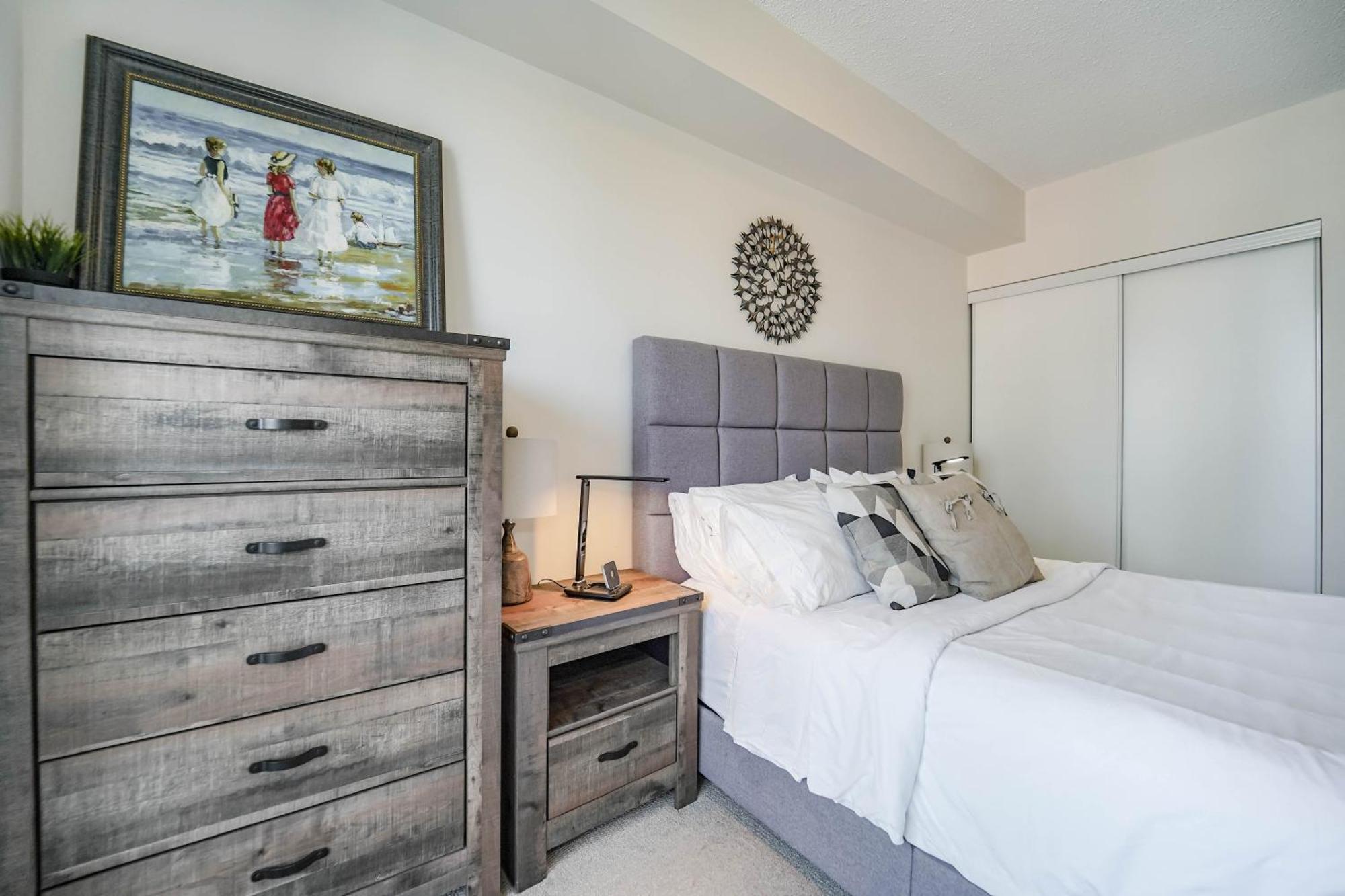 Chol Furnished Heart Of Downtown Toronto, 2 Beds, Free Parking, Cn Tower View * Toronto