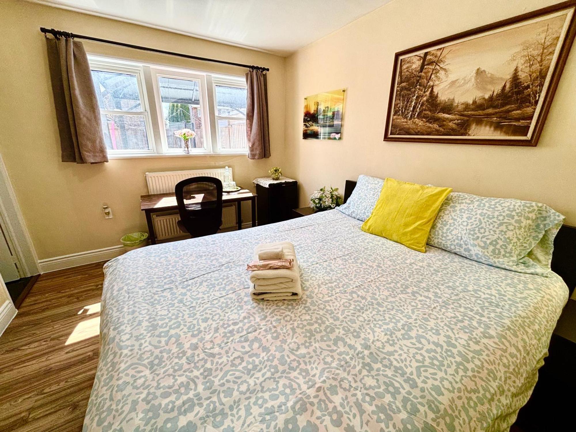 Bright&modern Space Perfect For Couple And Family Step To Public Transit In Homestay Toronto