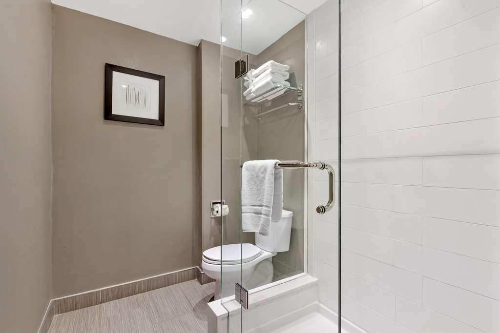 Western Executive Hotel 3*