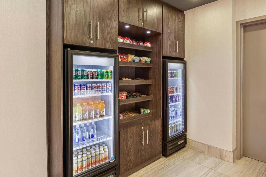 Hotel Western Executive Toronto