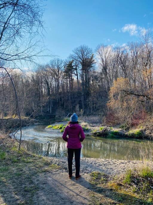 Serene Don River Nature Retreat- 2br Apartment, Private Patio, Free Breakfast & Parking Apartment Toronto