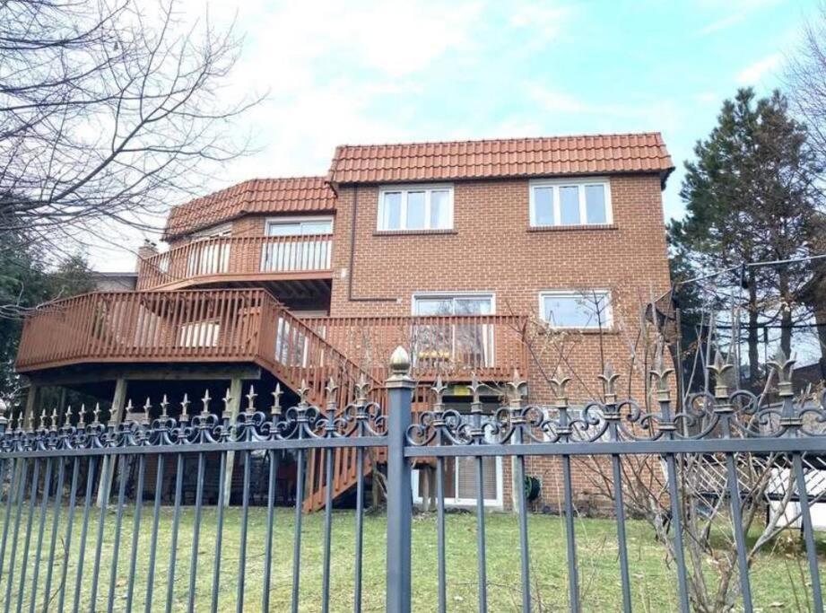 Apartment Serene Don River Nature Retreat- 2br Apartment, Private Patio, Free Breakfast & Parking Toronto