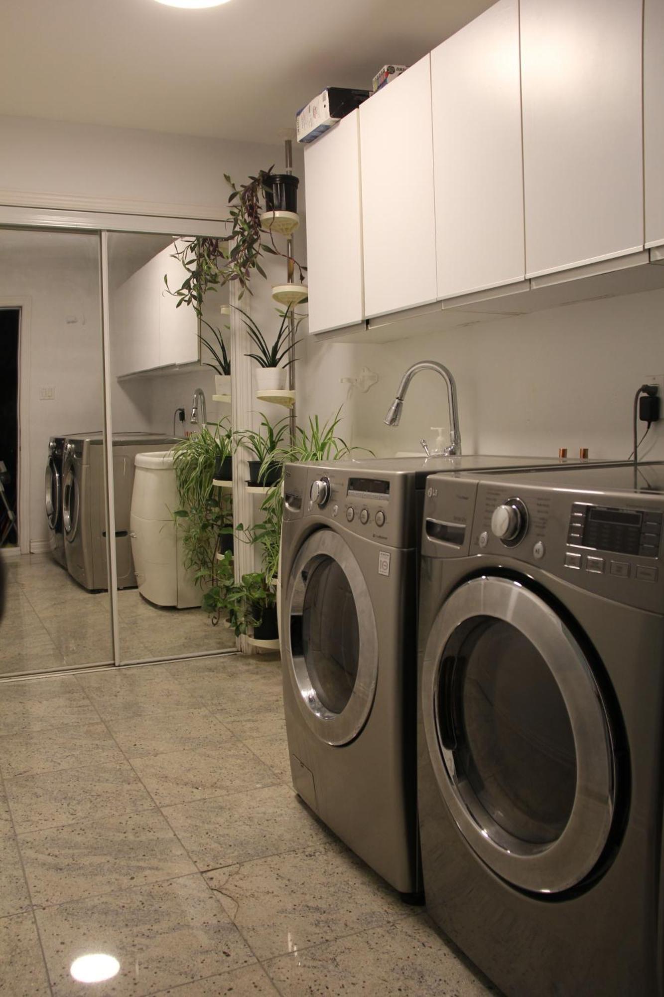 Serene Don River Nature Retreat- 2br Apartment, Private Patio, Free Breakfast & Parking Apartment Toronto