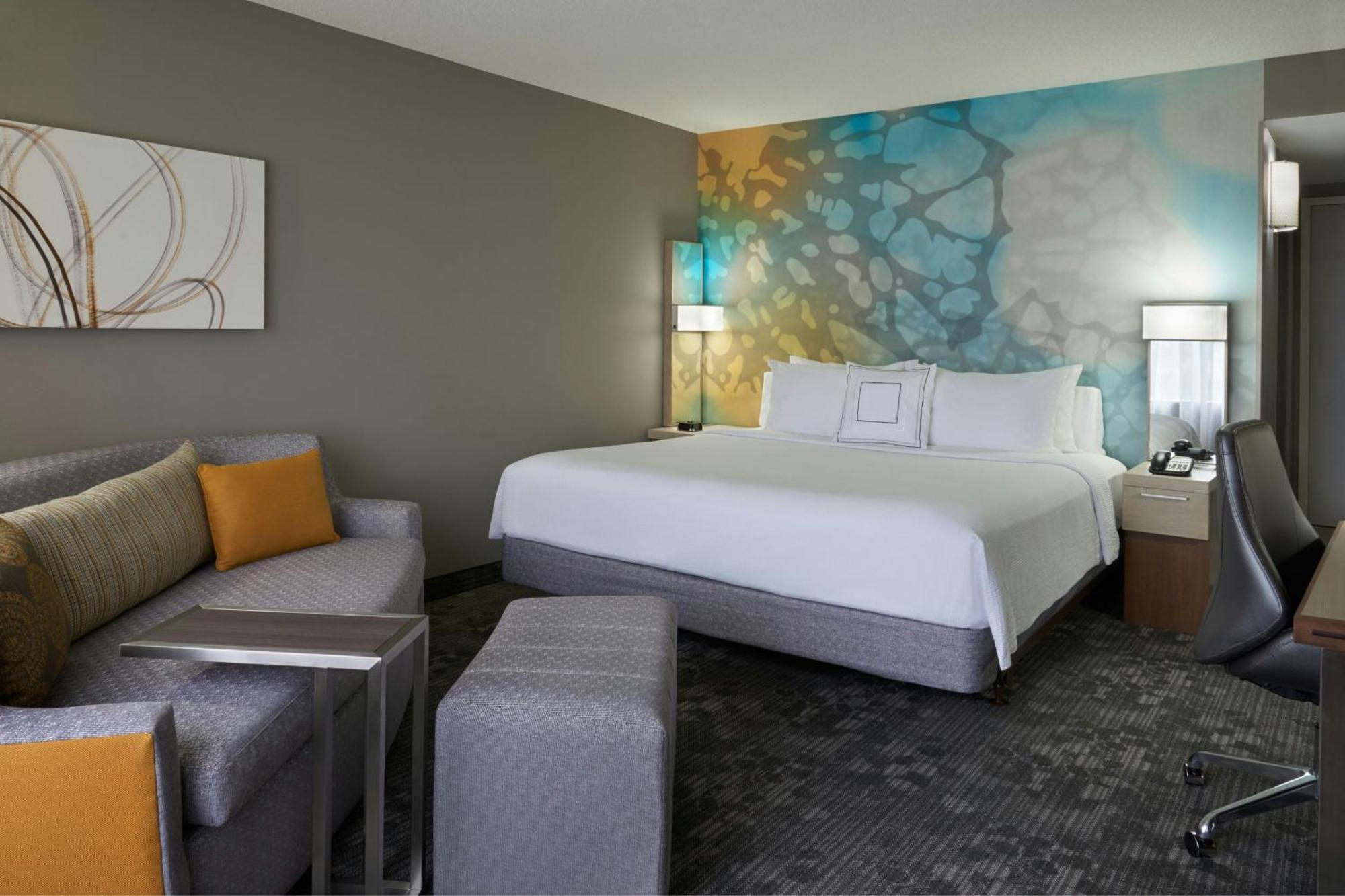 Courtyard By Marriott Airport Hotel Toronto