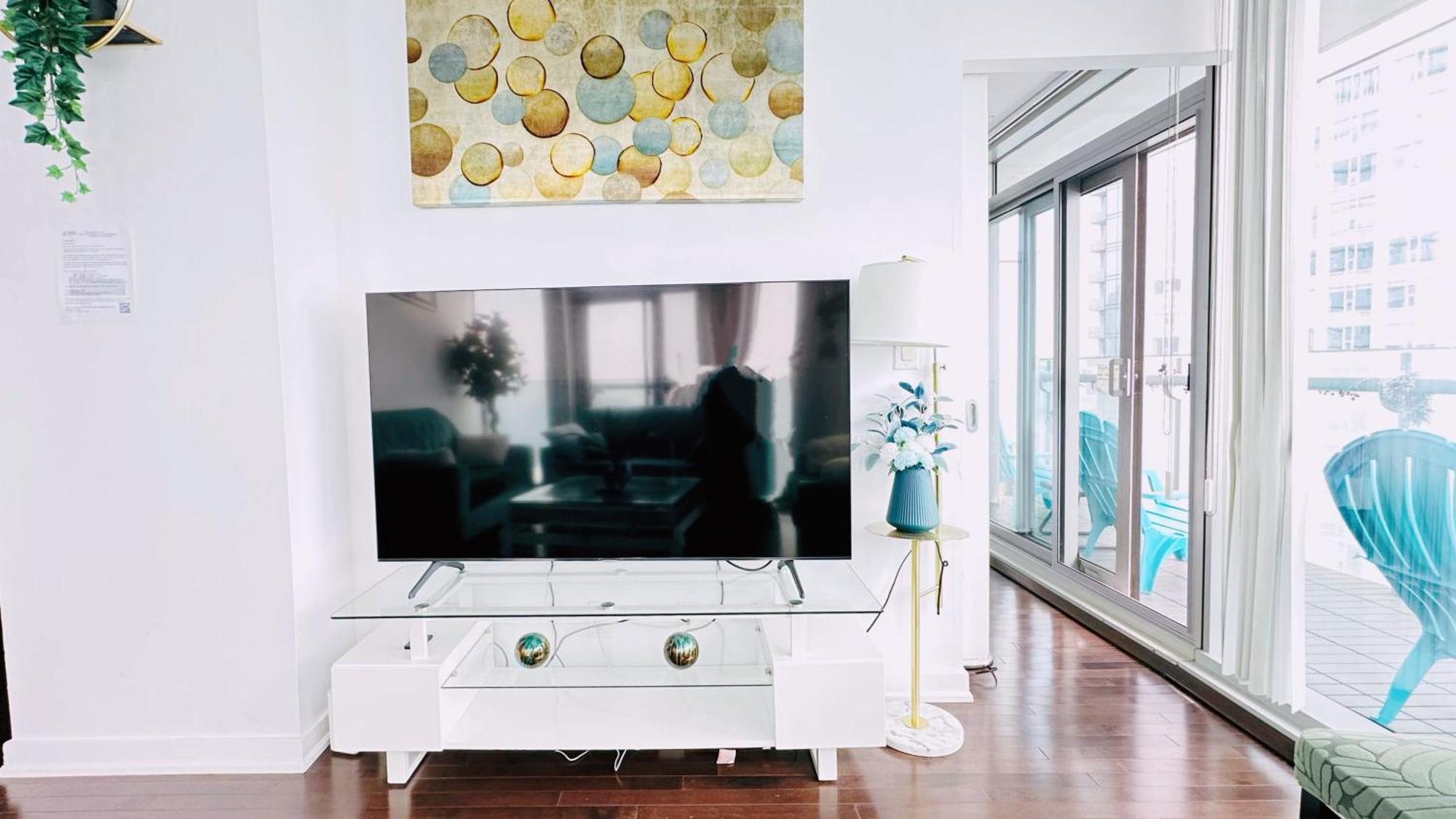 New Superior Lakeview Luxury 3-bedroom On High Floor Toronto