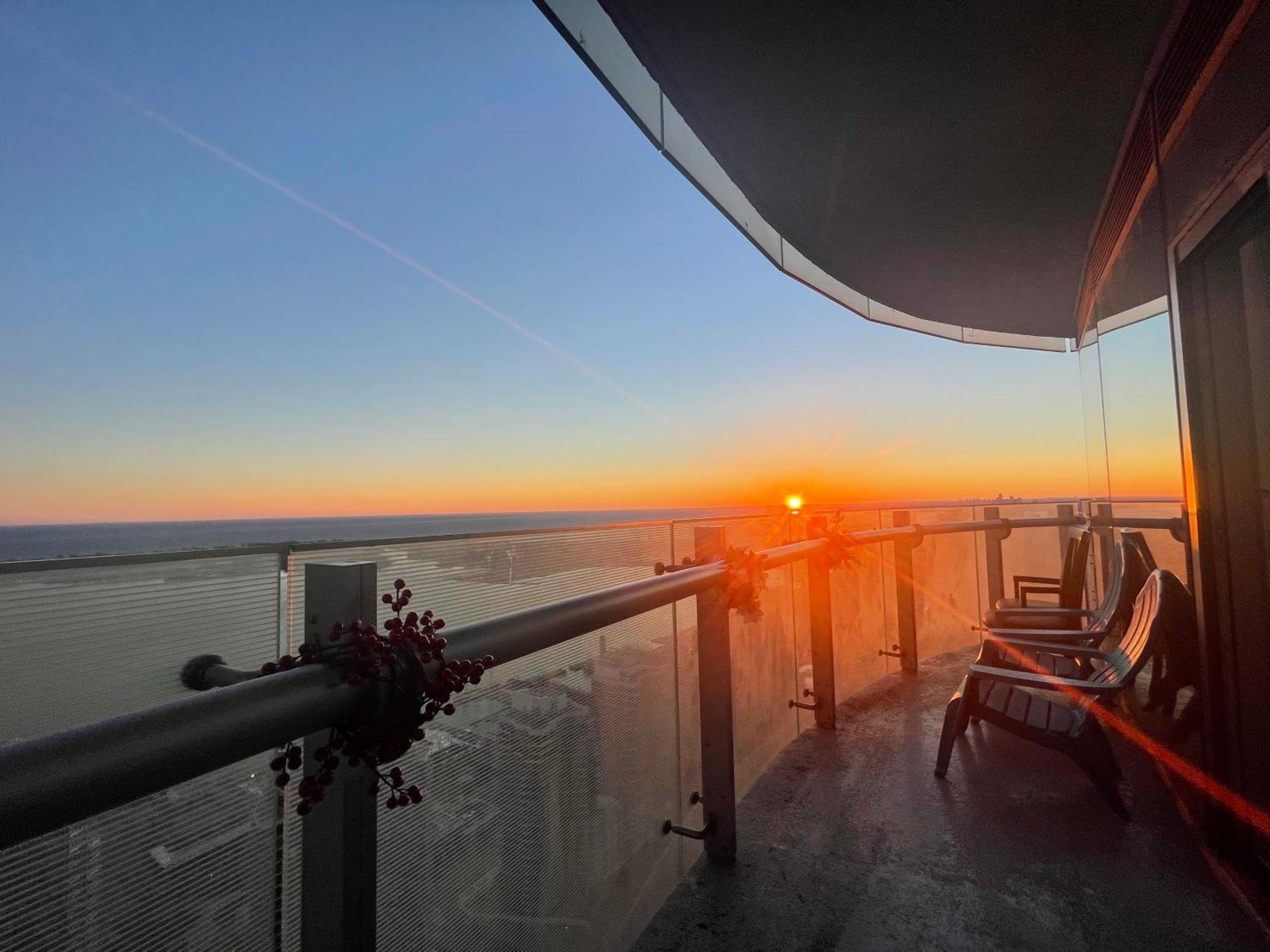 Apartment New Superior Lakeview Luxury 3-bedroom On High Floor