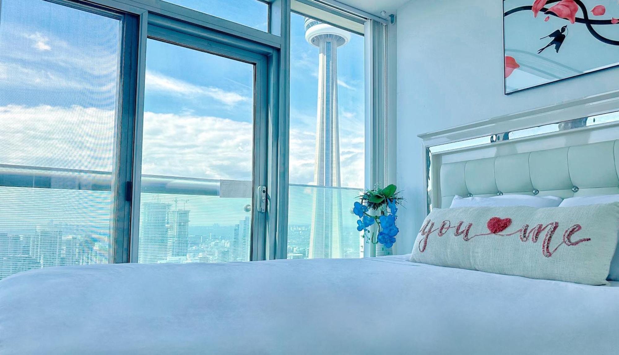 New Superior Lakeview Luxury 3-bedroom On High Floor * Toronto
