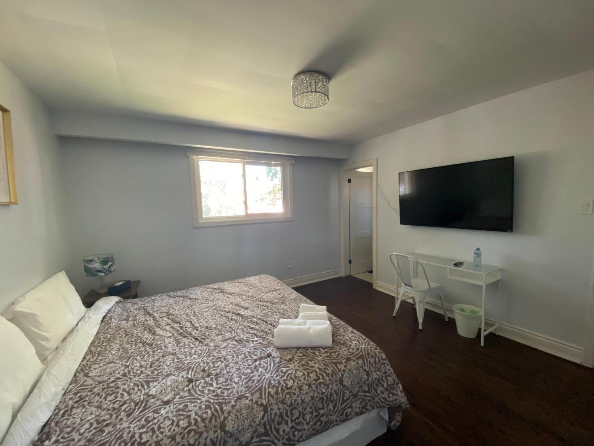Yonge And Finch Subway !o Cozy & Modern Private Bdr With Private Bathroom Homestay