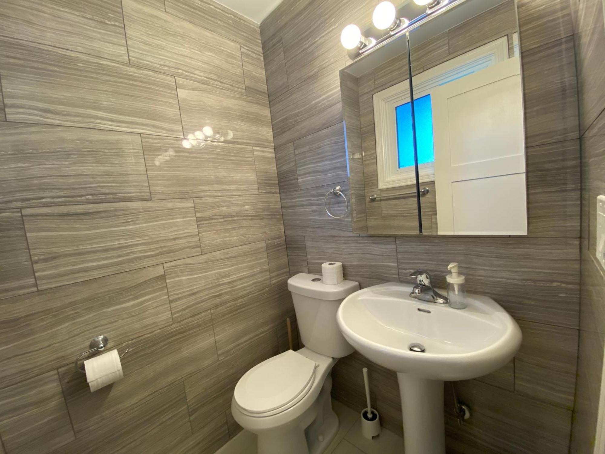 Homestay Yonge And Finch Subway !o Cozy & Modern Private Bdr With Private Bathroom