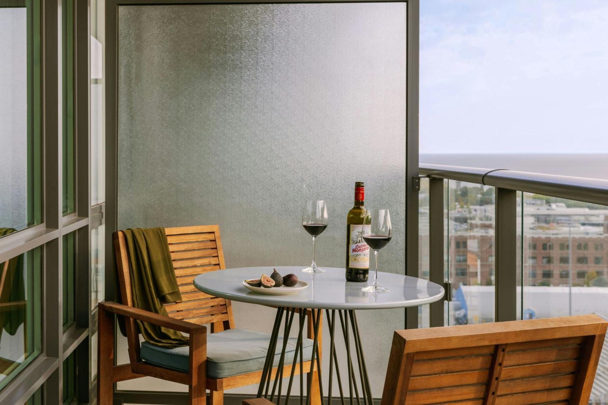 Sonder By Marriott Bonvoy The Liberty Liberty Village Hotel Toronto