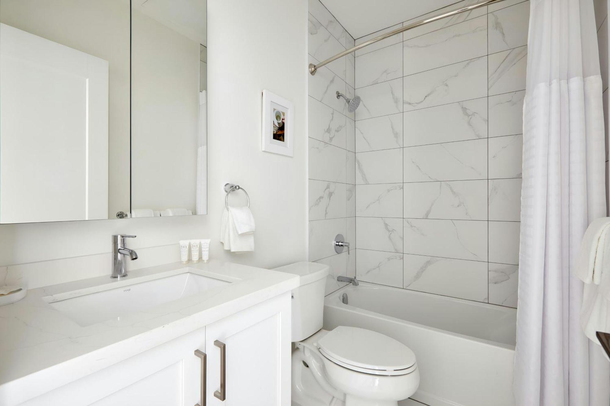 Sonder By Marriott Bonvoy The Elm Downtown 4* Toronto