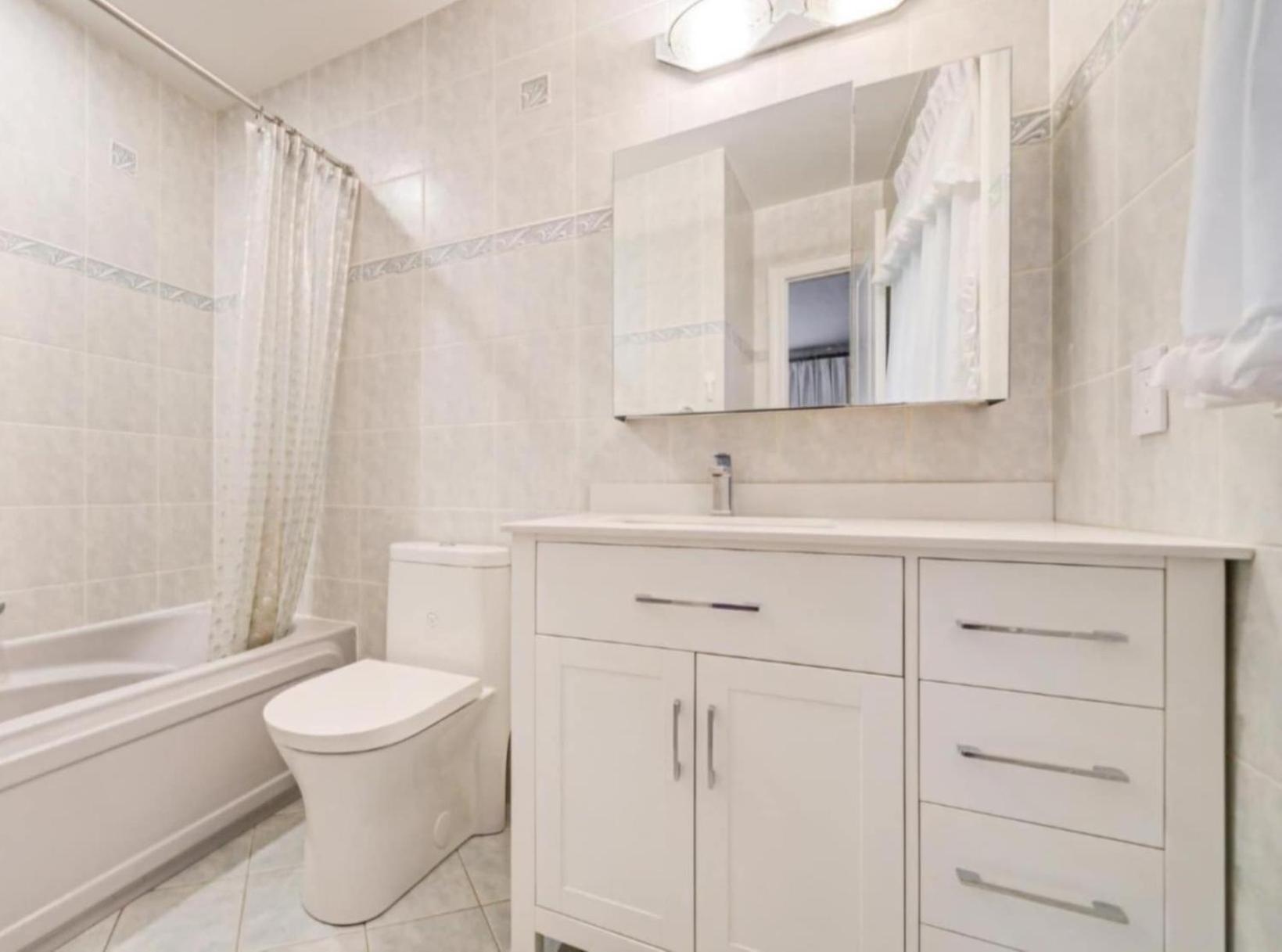 Beautiful At Yonge And Sheppard And North York Centre Homestay Toronto
