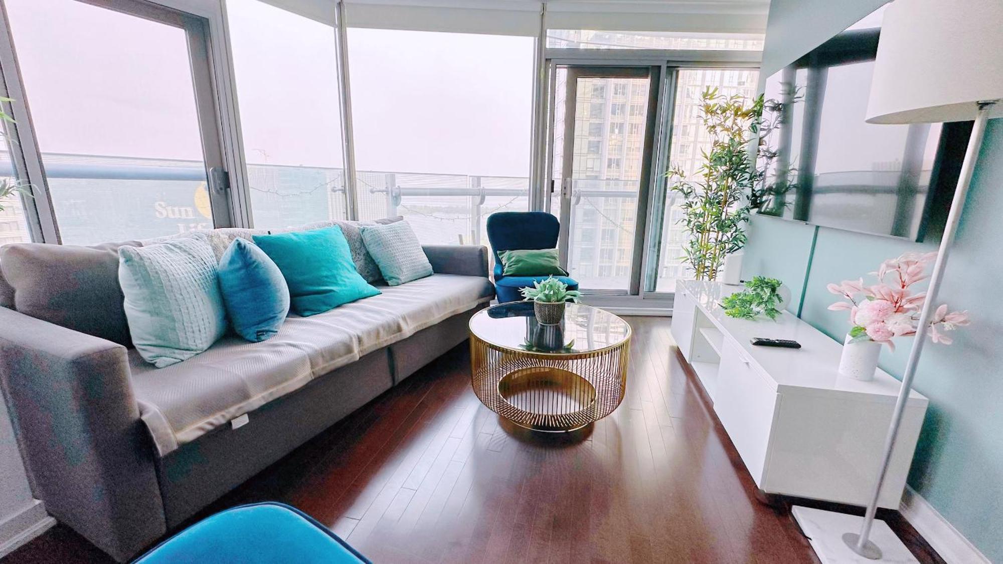 New Superior Lakeview Luxury 3-bedroom On High Floor * Toronto