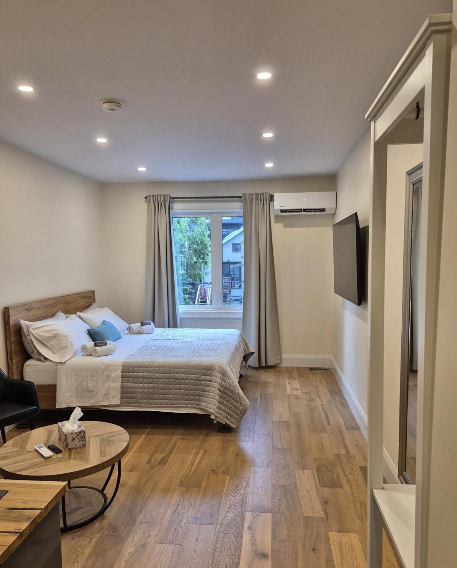 Gabby's Place Downtown Core Homestay Toronto