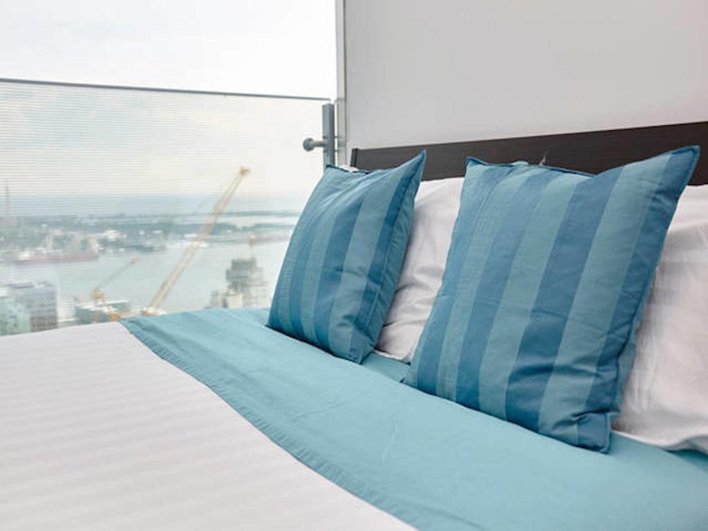 Hotel Jp - York St & Lakeshore 3*