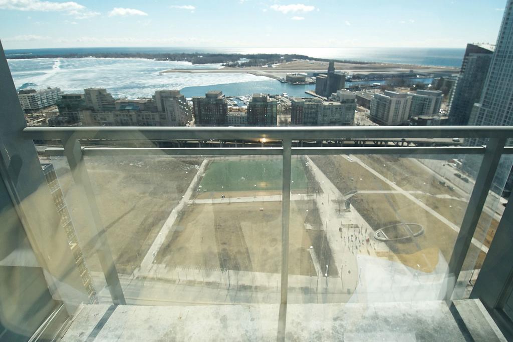 Whitehall Suites - Lakeview Suites Apartment