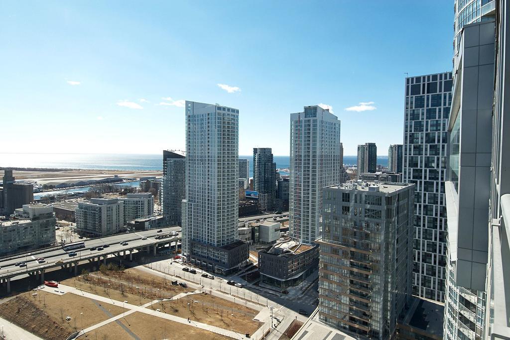 Whitehall Suites - Lakeview Suites * Toronto