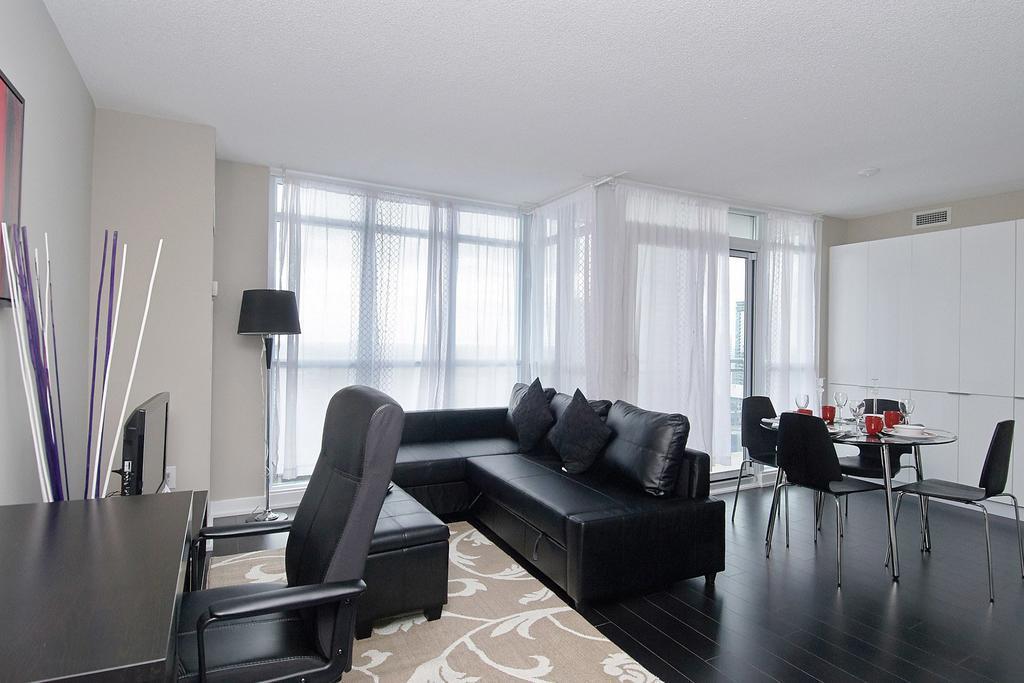 Whitehall Suites - Lakeview Suites Apartment Toronto