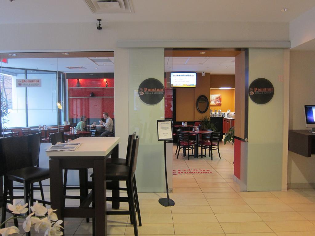 Bond Place 3* Toronto