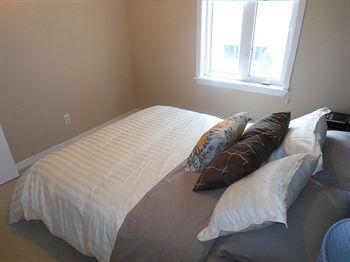 Escape - The Quartz Townhouse * Toronto