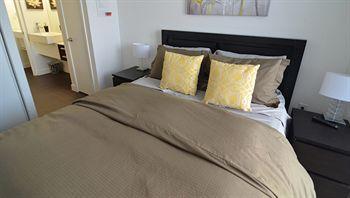 Escape - Lakeshore- 38 Dan Leckie Way * Toronto