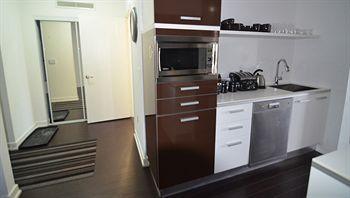 Escape - Lakeshore- 38 Dan Leckie Way * Toronto
