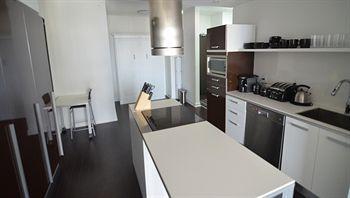 Escape - Lakeshore- 38 Dan Leckie Way *