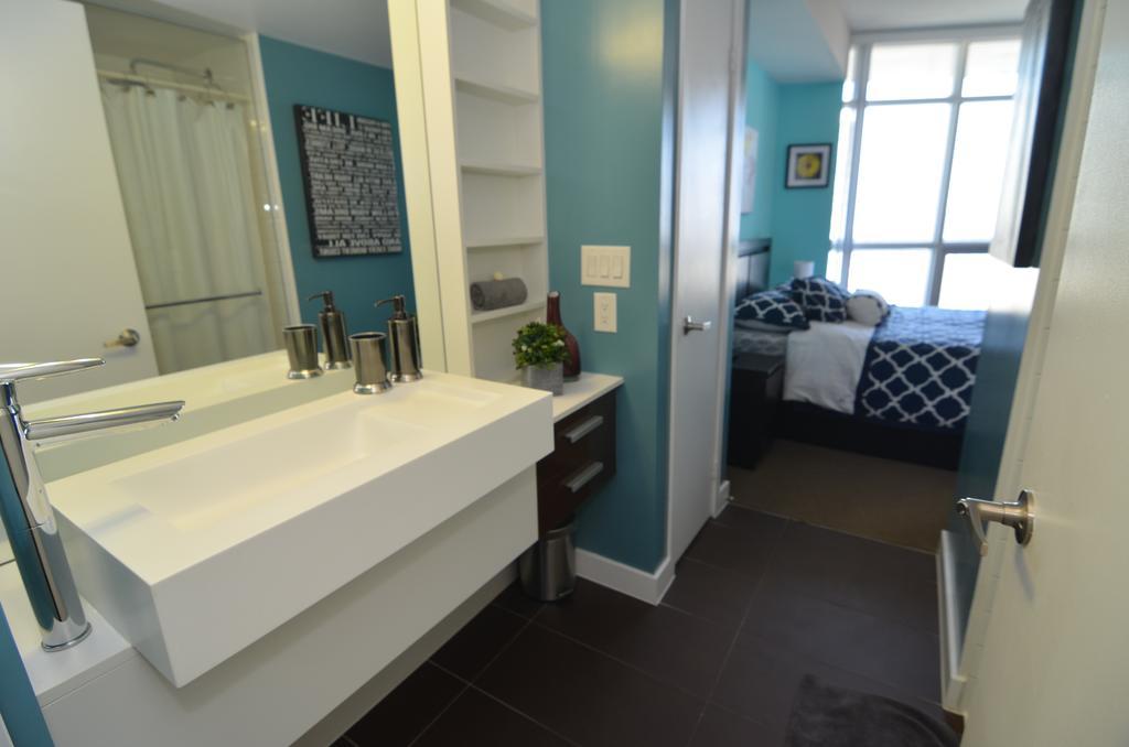 Escape - Lakeshore- 38 Dan Leckie Way * Toronto