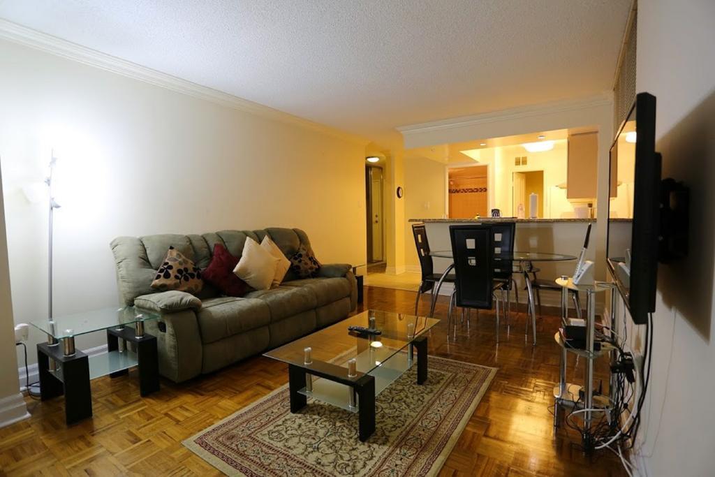 Apartment Furnished Living - Bay Street Toronto