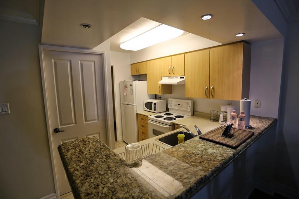 Apartment Furnished Living - Bay Street