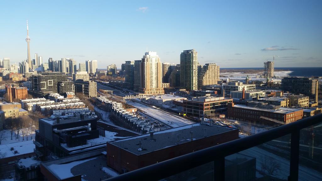 Soho 2 Bed | 2 Bath Cn Tower View Apartment