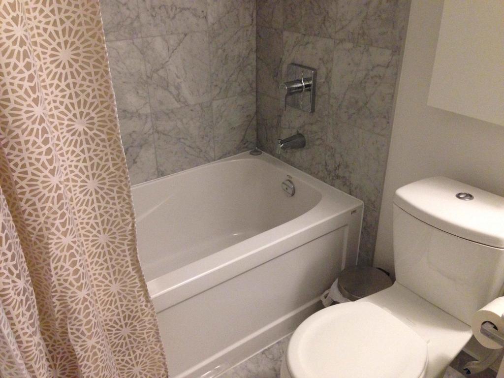 Hotel Jp - York St & Lakeshore