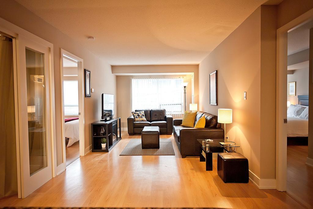 Red Maple - Blue Jays Way Apartment Toronto