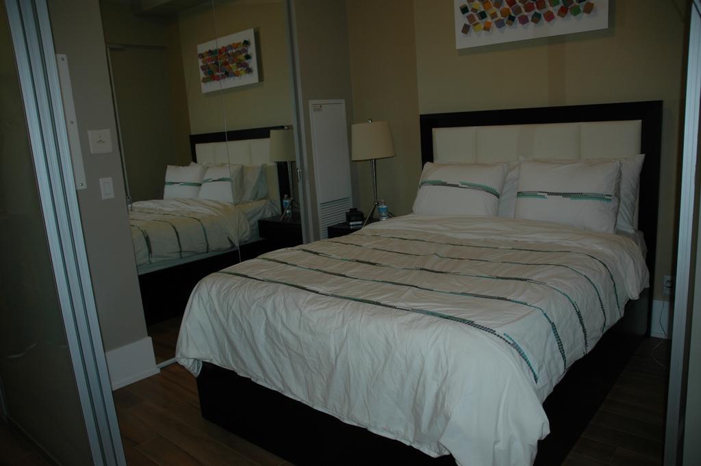 Living Suites Toronto - Front & John Apartment *